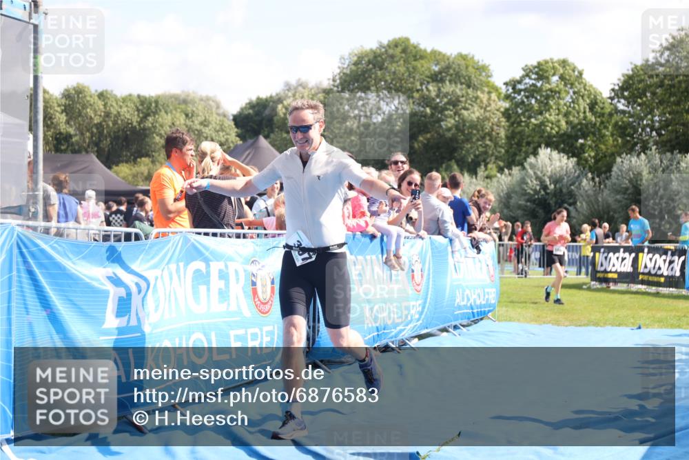 25.08.2024 - Elbe Triathlon Hamburg H.Heesch http://msf.ph/oto/6876583 25.08.2024 11:43:19 Ziel 397, 568, 608, 714, 1418, 1617 meine-sportfotos.de