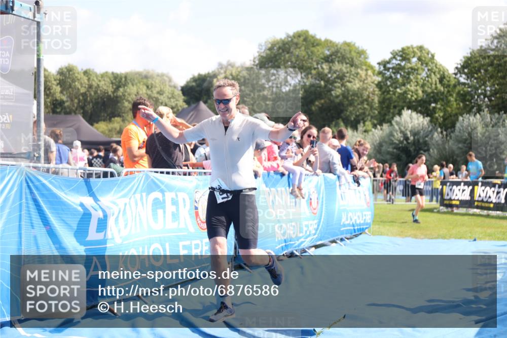 25.08.2024 - Elbe Triathlon Hamburg H.Heesch http://msf.ph/oto/6876586 25.08.2024 11:43:19 Ziel 397, 568, 608, 714, 1418, 1617 meine-sportfotos.de