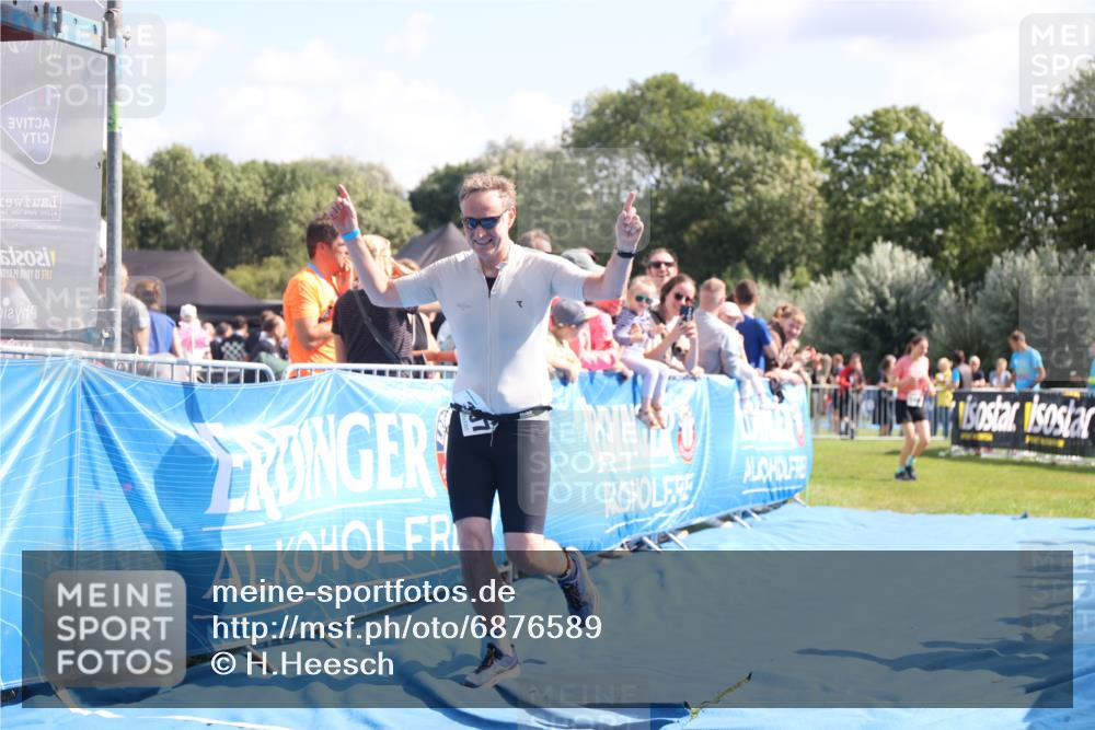 25.08.2024 - Elbe Triathlon Hamburg H.Heesch http://msf.ph/oto/6876589 25.08.2024 11:43:19 Ziel 397, 568, 608, 714, 1418, 1617 meine-sportfotos.de