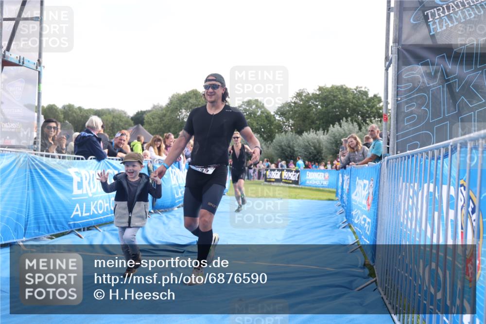 25.08.2024 - Elbe Triathlon Hamburg H.Heesch http://msf.ph/oto/6876590 25.08.2024 11:17:51 Ziel 124, 221, 333, 376 meine-sportfotos.de