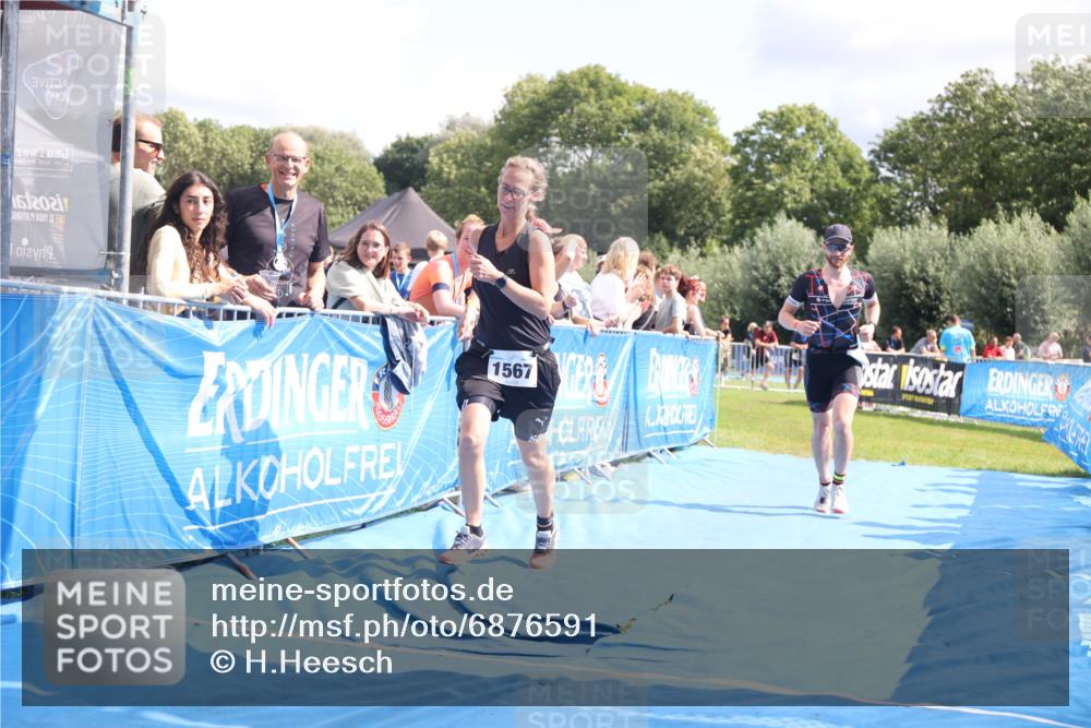 25.08.2024 - Elbe Triathlon Hamburg H.Heesch http://msf.ph/oto/6876591 25.08.2024 12:07:24 Ziel 1567, 1601, 1640 meine-sportfotos.de