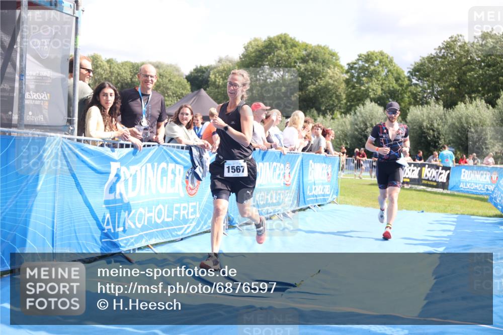 25.08.2024 - Elbe Triathlon Hamburg H.Heesch http://msf.ph/oto/6876597 25.08.2024 12:07:24 Ziel 1567, 1601, 1640 meine-sportfotos.de