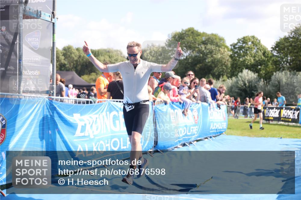 25.08.2024 - Elbe Triathlon Hamburg H.Heesch http://msf.ph/oto/6876598 25.08.2024 11:43:19 Ziel 397, 568, 608, 714, 1418, 1617 meine-sportfotos.de