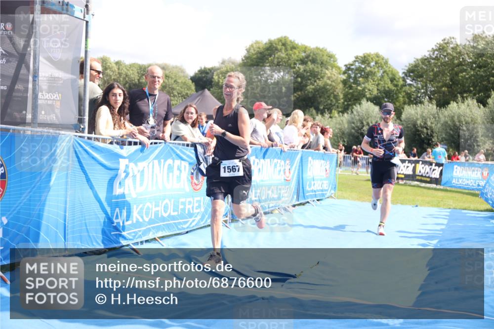 25.08.2024 - Elbe Triathlon Hamburg H.Heesch http://msf.ph/oto/6876600 25.08.2024 12:07:24 Ziel 1567, 1601, 1640 meine-sportfotos.de