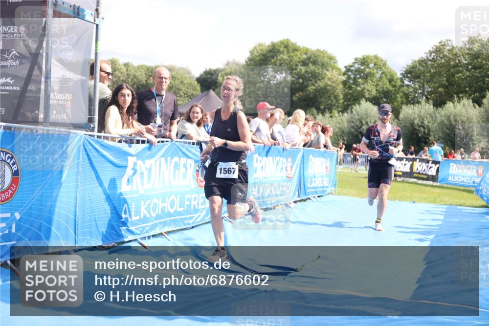 25.08.2024 - Elbe Triathlon Hamburg H.Heesch http://msf.ph/oto/6876602 25.08.2024 12:07:24 Ziel 1567, 1601, 1640 meine-sportfotos.de