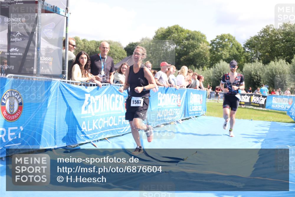 25.08.2024 - Elbe Triathlon Hamburg H.Heesch http://msf.ph/oto/6876604 25.08.2024 12:07:24 Ziel 1567, 1601, 1640 meine-sportfotos.de