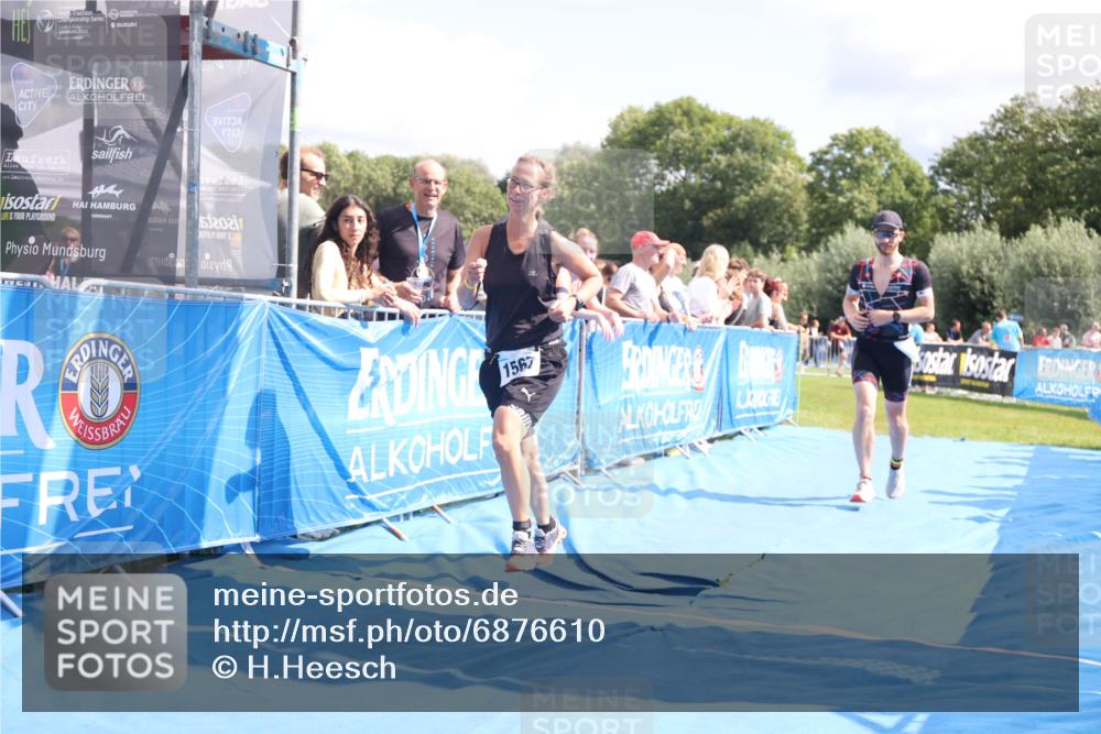 25.08.2024 - Elbe Triathlon Hamburg H.Heesch http://msf.ph/oto/6876610 25.08.2024 12:07:24 Ziel 1567, 1601, 1640 meine-sportfotos.de