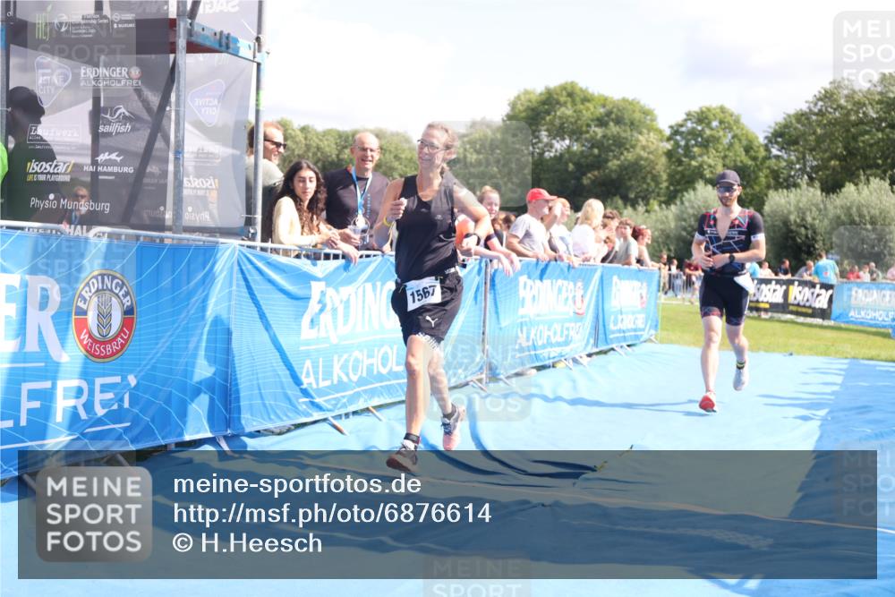 25.08.2024 - Elbe Triathlon Hamburg H.Heesch http://msf.ph/oto/6876614 25.08.2024 12:07:25 Ziel 1567, 1601, 1640 meine-sportfotos.de