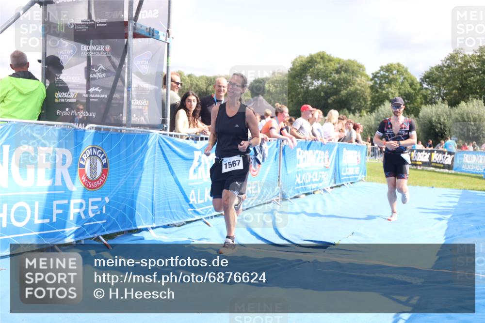 25.08.2024 - Elbe Triathlon Hamburg H.Heesch http://msf.ph/oto/6876624 25.08.2024 12:07:25 Ziel 1567, 1601, 1640 meine-sportfotos.de