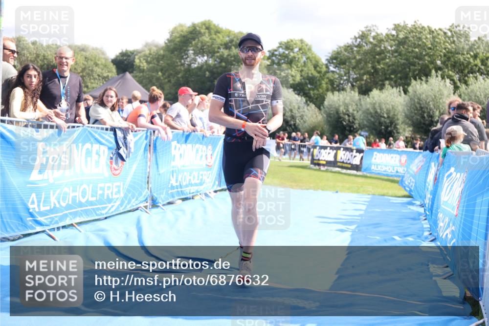 25.08.2024 - Elbe Triathlon Hamburg H.Heesch http://msf.ph/oto/6876632 25.08.2024 12:07:25 Ziel 1567, 1601, 1640 meine-sportfotos.de