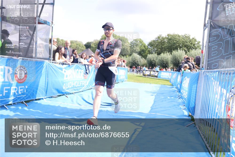 25.08.2024 - Elbe Triathlon Hamburg H.Heesch http://msf.ph/oto/6876655 25.08.2024 12:07:26 Ziel 1567, 1601, 1640 meine-sportfotos.de