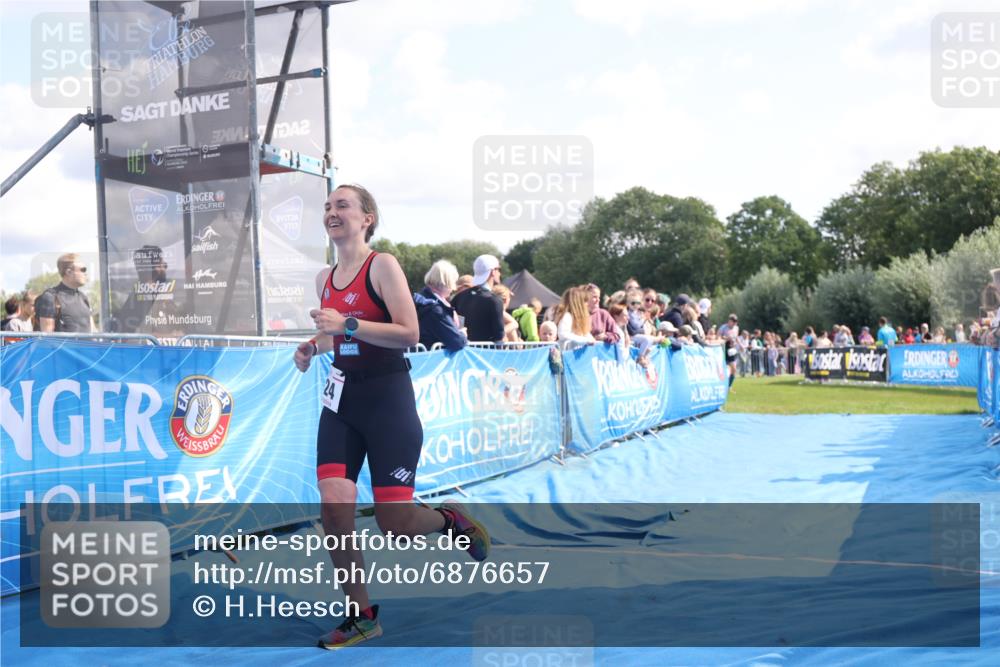 25.08.2024 - Elbe Triathlon Hamburg H.Heesch http://msf.ph/oto/6876657 25.08.2024 11:17:57 Ziel 124, 221, 333, 363 meine-sportfotos.de