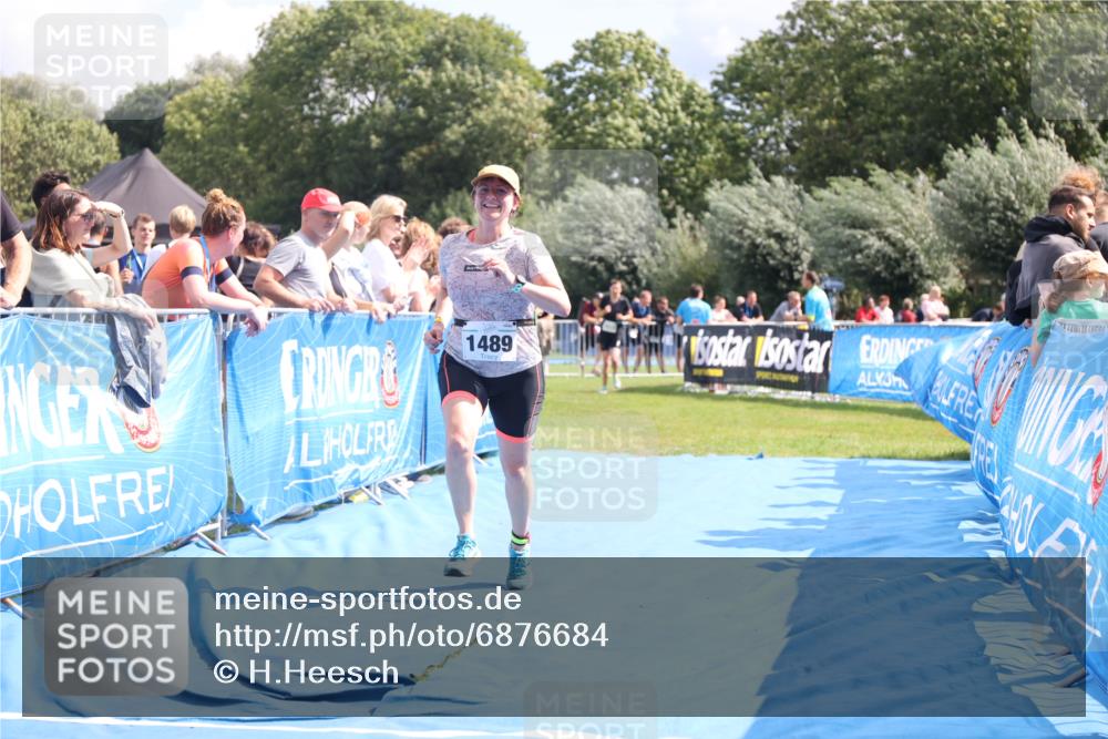 25.08.2024 - Elbe Triathlon Hamburg H.Heesch http://msf.ph/oto/6876684 25.08.2024 12:07:42 Ziel 1489, 1513 meine-sportfotos.de