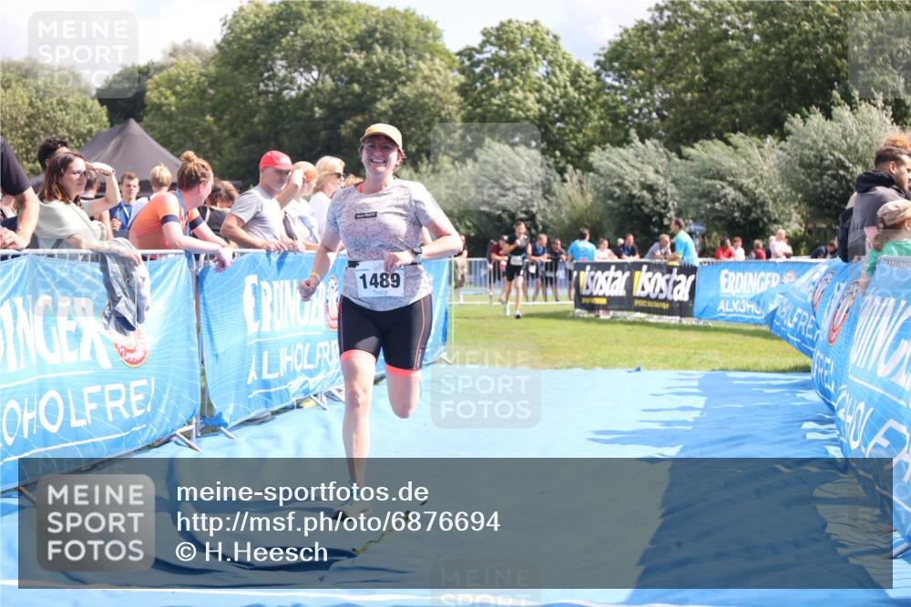 25.08.2024 - Elbe Triathlon Hamburg H.Heesch http://msf.ph/oto/6876694 25.08.2024 12:07:43 Ziel 1489, 1513 meine-sportfotos.de