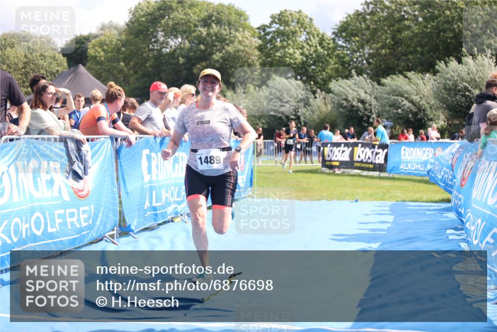 25.08.2024 - Elbe Triathlon Hamburg H.Heesch http://msf.ph/oto/6876698 25.08.2024 12:07:43 Ziel 1489, 1513 meine-sportfotos.de
