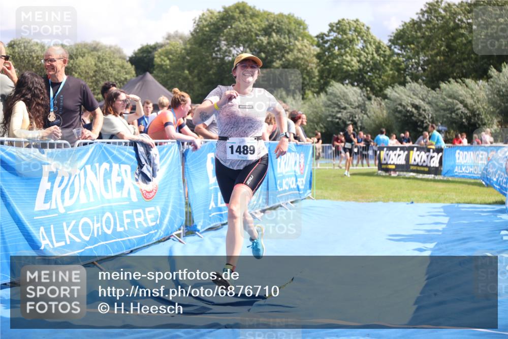 25.08.2024 - Elbe Triathlon Hamburg H.Heesch http://msf.ph/oto/6876710 25.08.2024 12:07:43 Ziel 1489, 1513 meine-sportfotos.de