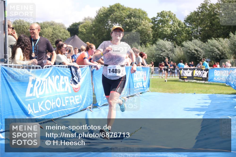 25.08.2024 - Elbe Triathlon Hamburg H.Heesch http://msf.ph/oto/6876713 25.08.2024 12:07:43 Ziel 1489, 1513 meine-sportfotos.de