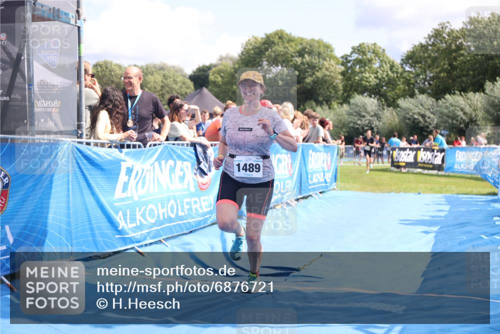 25.08.2024 - Elbe Triathlon Hamburg H.Heesch http://msf.ph/oto/6876721 25.08.2024 12:07:43 Ziel 1489, 1513 meine-sportfotos.de