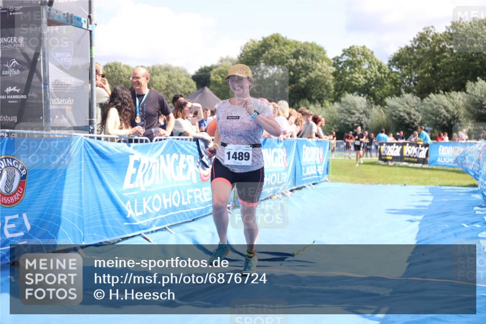 25.08.2024 - Elbe Triathlon Hamburg H.Heesch http://msf.ph/oto/6876724 25.08.2024 12:07:43 Ziel 1489, 1513 meine-sportfotos.de