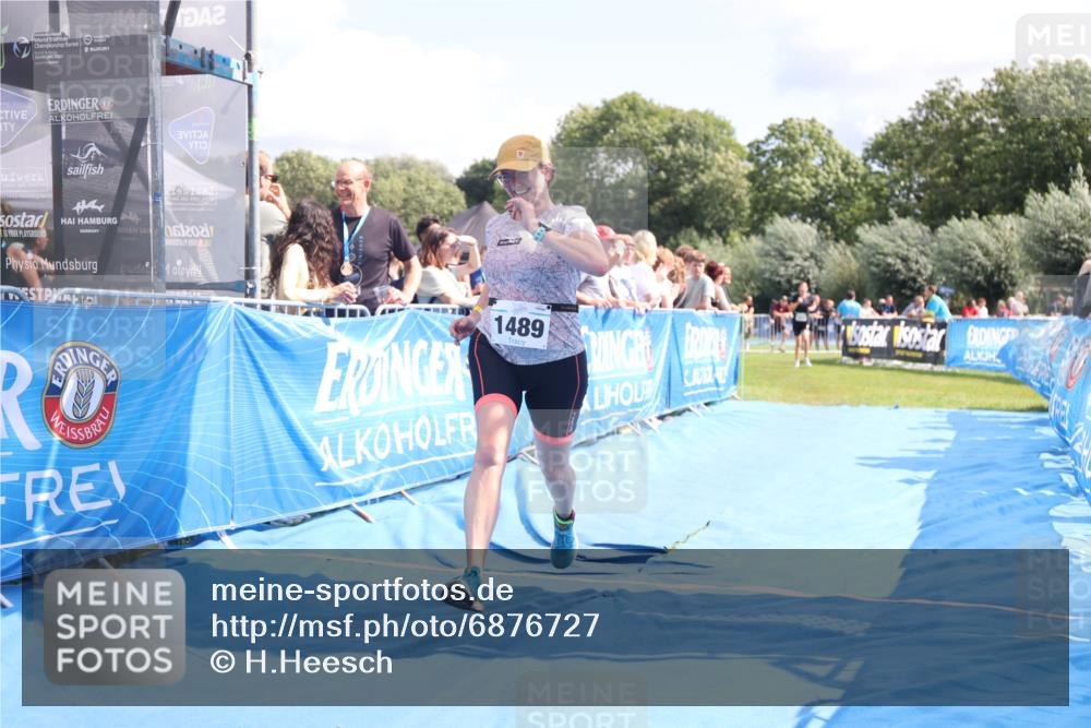 25.08.2024 - Elbe Triathlon Hamburg H.Heesch http://msf.ph/oto/6876727 25.08.2024 12:07:43 Ziel 1489, 1513 meine-sportfotos.de