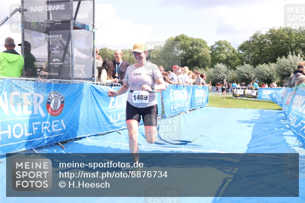 25.08.2024 - Elbe Triathlon Hamburg H.Heesch http://msf.ph/oto/6876734 25.08.2024 12:07:43 Ziel 1489, 1513 meine-sportfotos.de