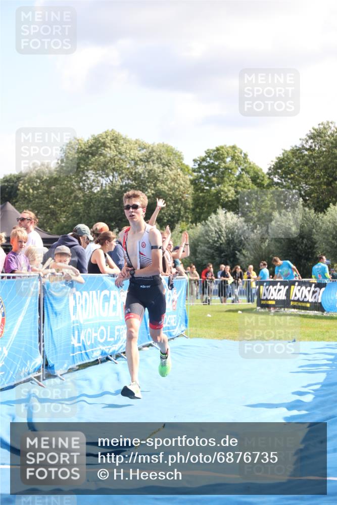 25.08.2024 - Elbe Triathlon Hamburg H.Heesch http://msf.ph/oto/6876735 25.08.2024 11:44:09 Ziel 1712 meine-sportfotos.de