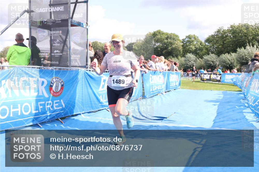 25.08.2024 - Elbe Triathlon Hamburg H.Heesch http://msf.ph/oto/6876737 25.08.2024 12:07:43 Ziel 1489, 1513 meine-sportfotos.de