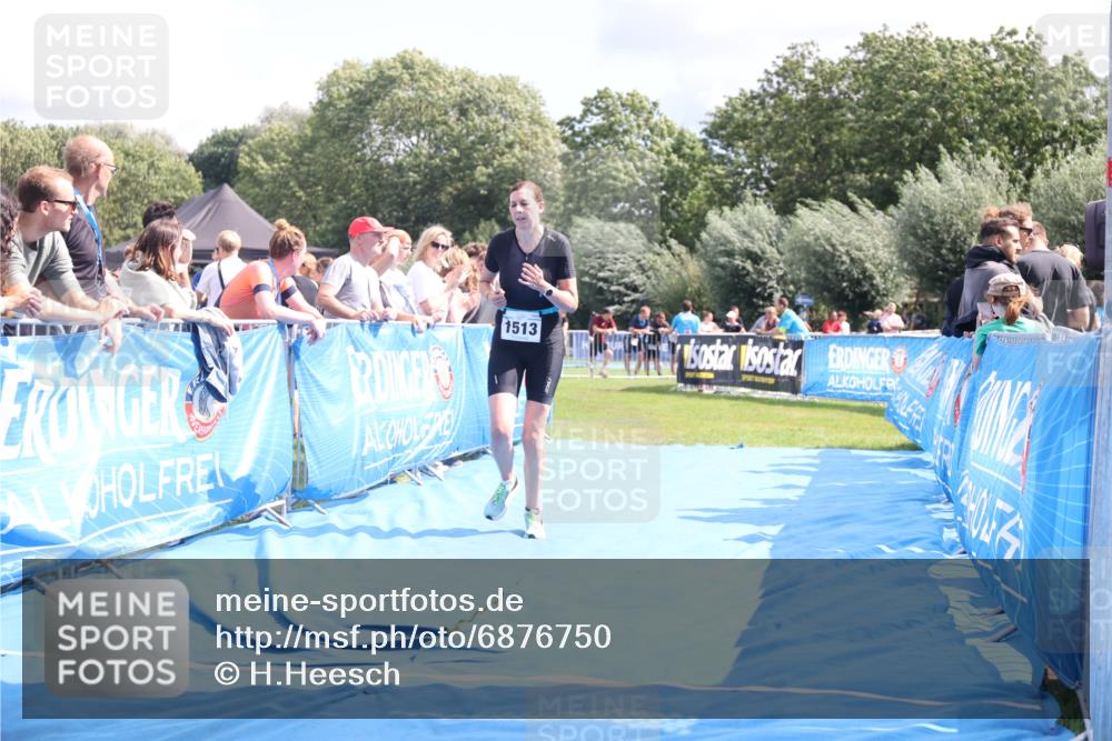 25.08.2024 - Elbe Triathlon Hamburg H.Heesch http://msf.ph/oto/6876750 25.08.2024 12:07:49 Ziel 1489, 1513 meine-sportfotos.de
