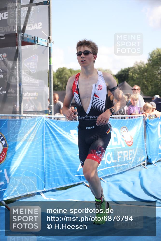 25.08.2024 - Elbe Triathlon Hamburg H.Heesch http://msf.ph/oto/6876794 25.08.2024 11:44:10 Ziel 1712 meine-sportfotos.de