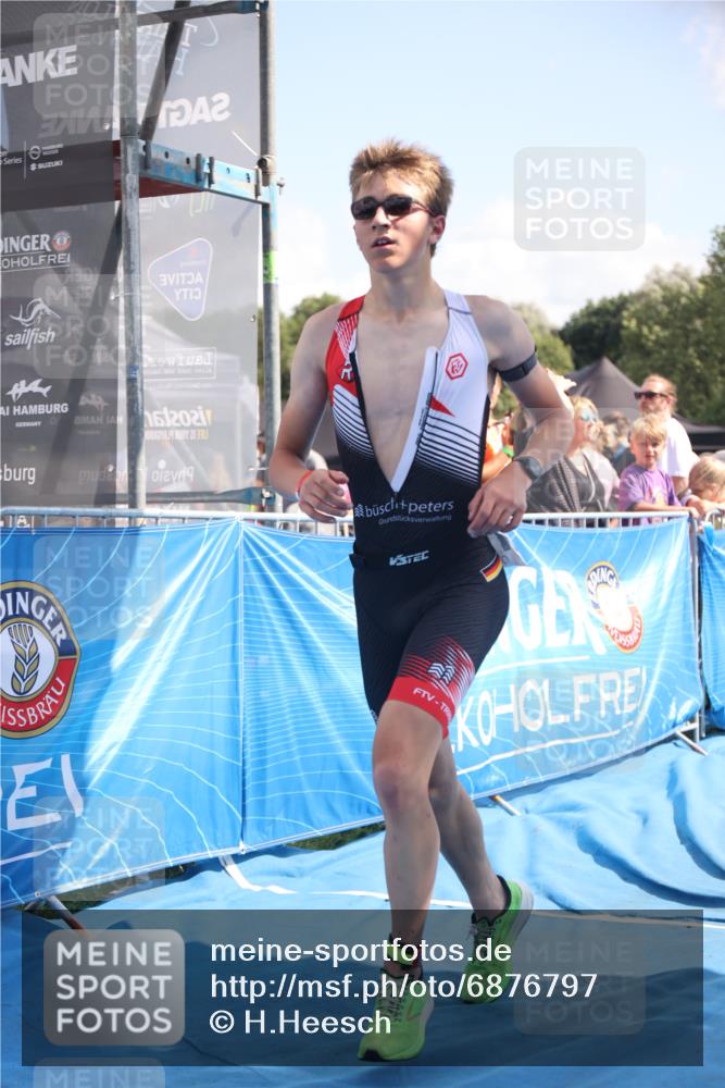 25.08.2024 - Elbe Triathlon Hamburg H.Heesch http://msf.ph/oto/6876797 25.08.2024 11:44:10 Ziel 1712 meine-sportfotos.de