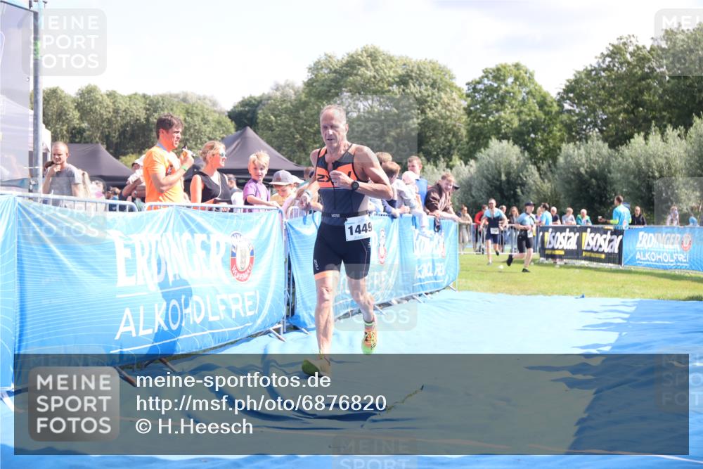 25.08.2024 - Elbe Triathlon Hamburg H.Heesch http://msf.ph/oto/6876820 25.08.2024 11:44:40 Ziel 718, 1449 meine-sportfotos.de