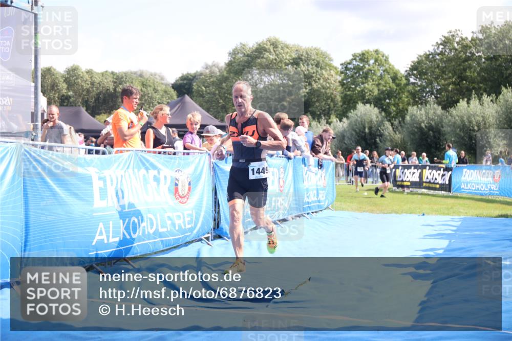 25.08.2024 - Elbe Triathlon Hamburg H.Heesch http://msf.ph/oto/6876823 25.08.2024 11:44:40 Ziel 718, 1449 meine-sportfotos.de