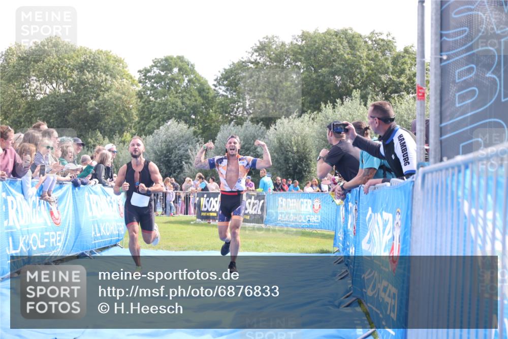 25.08.2024 - Elbe Triathlon Hamburg H.Heesch http://msf.ph/oto/6876833 25.08.2024 11:18:30 Ziel 312 meine-sportfotos.de