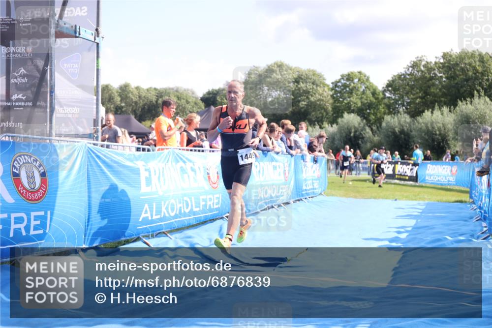 25.08.2024 - Elbe Triathlon Hamburg H.Heesch http://msf.ph/oto/6876839 25.08.2024 11:44:40 Ziel 718, 1449 meine-sportfotos.de