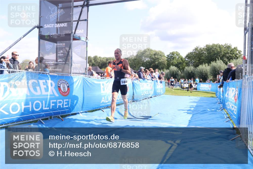25.08.2024 - Elbe Triathlon Hamburg H.Heesch http://msf.ph/oto/6876858 25.08.2024 11:44:40 Ziel 718, 1449 meine-sportfotos.de