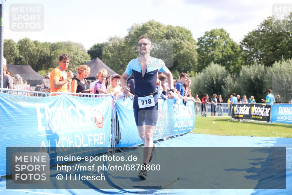 25.08.2024 - Elbe Triathlon Hamburg H.Heesch http://msf.ph/oto/6876860 25.08.2024 11:44:46 Ziel 718, 1449 meine-sportfotos.de