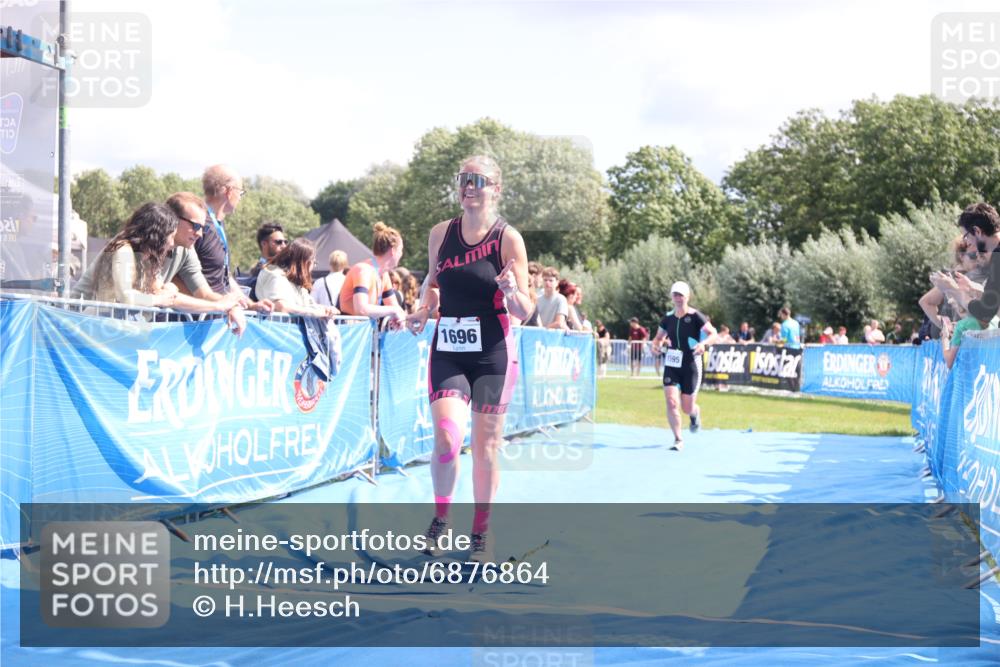 25.08.2024 - Elbe Triathlon Hamburg H.Heesch http://msf.ph/oto/6876864 25.08.2024 12:08:00 Ziel 1595, 1696 meine-sportfotos.de