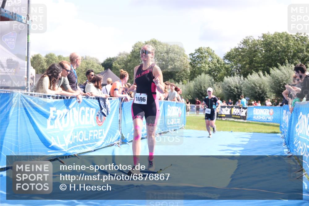 25.08.2024 - Elbe Triathlon Hamburg H.Heesch http://msf.ph/oto/6876867 25.08.2024 12:08:00 Ziel 1595, 1696 meine-sportfotos.de