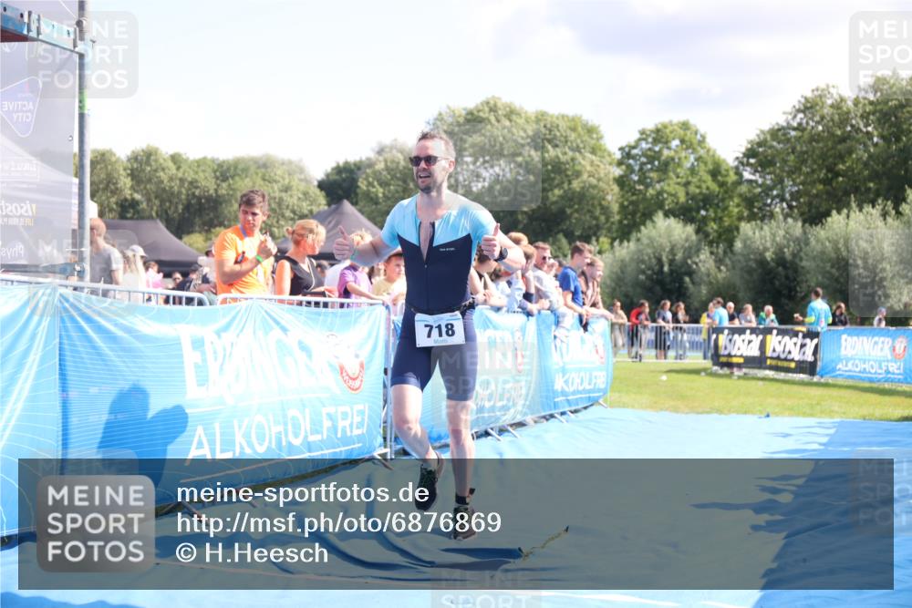 25.08.2024 - Elbe Triathlon Hamburg H.Heesch http://msf.ph/oto/6876869 25.08.2024 11:44:47 Ziel 718, 1449 meine-sportfotos.de