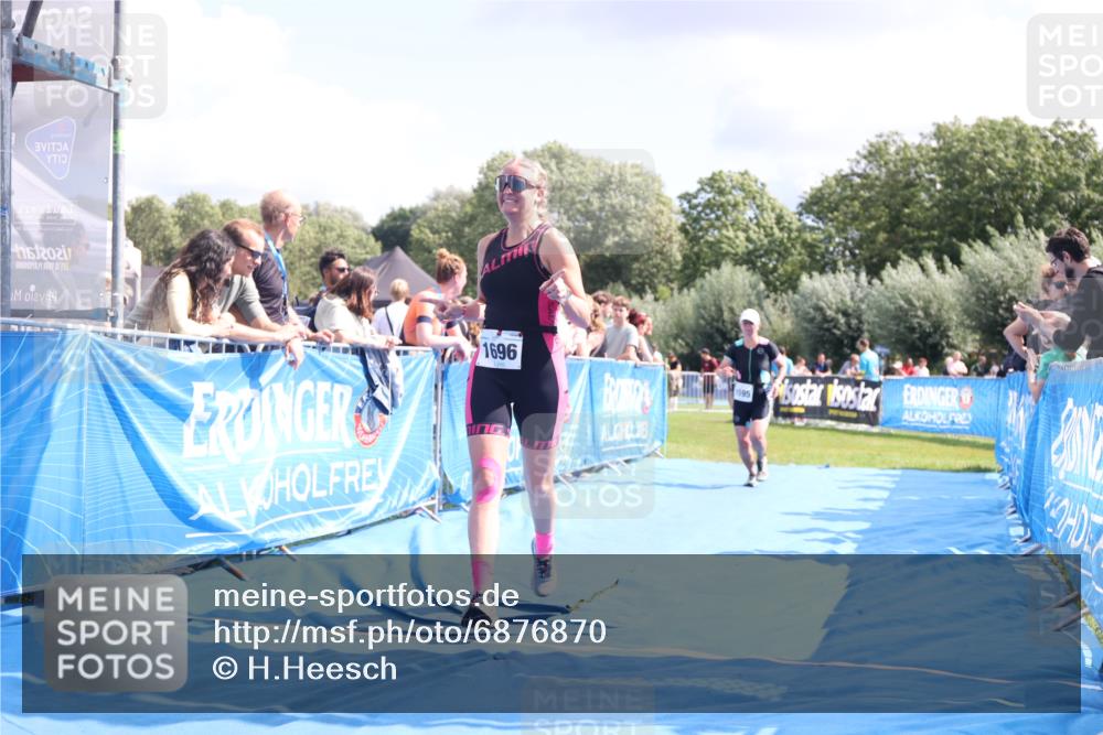 25.08.2024 - Elbe Triathlon Hamburg H.Heesch http://msf.ph/oto/6876870 25.08.2024 12:08:00 Ziel 1595, 1696 meine-sportfotos.de
