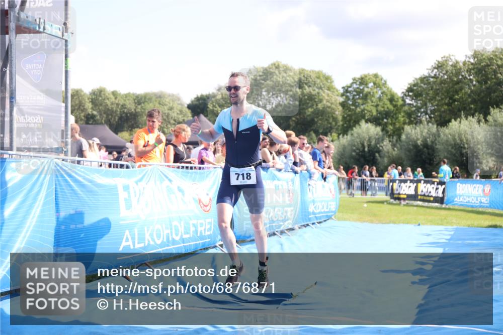25.08.2024 - Elbe Triathlon Hamburg H.Heesch http://msf.ph/oto/6876871 25.08.2024 11:44:47 Ziel 718, 1449 meine-sportfotos.de