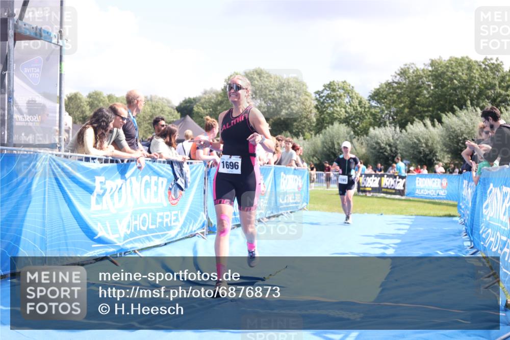 25.08.2024 - Elbe Triathlon Hamburg H.Heesch http://msf.ph/oto/6876873 25.08.2024 12:08:00 Ziel 1595, 1696 meine-sportfotos.de