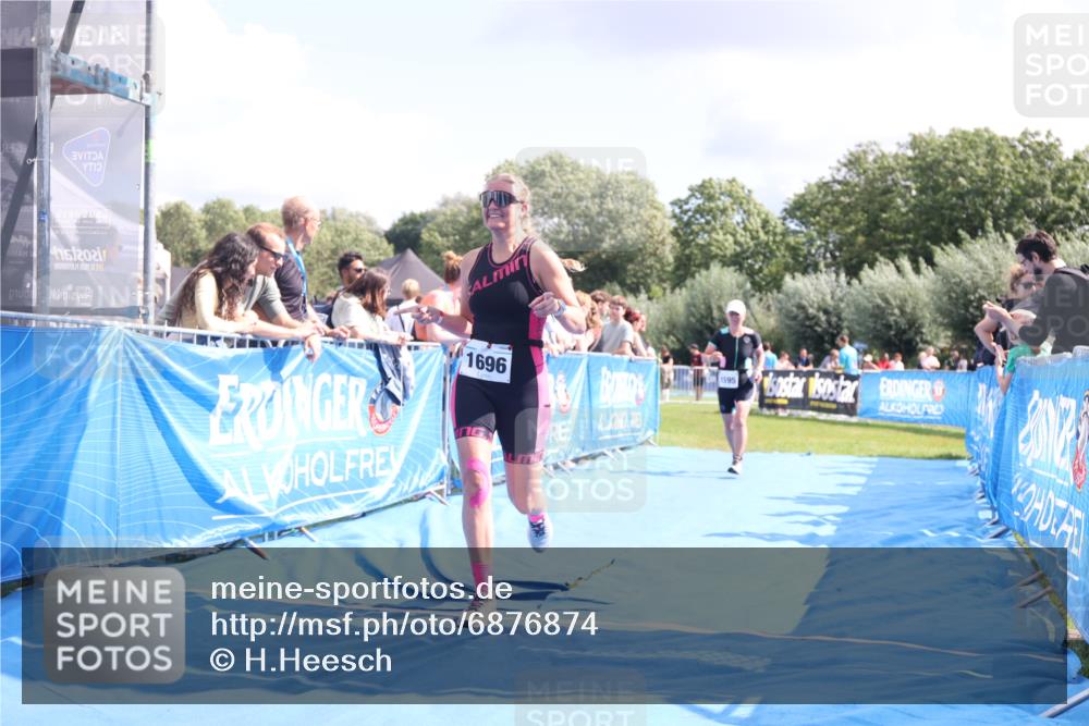 25.08.2024 - Elbe Triathlon Hamburg H.Heesch http://msf.ph/oto/6876874 25.08.2024 12:08:00 Ziel 1595, 1696 meine-sportfotos.de