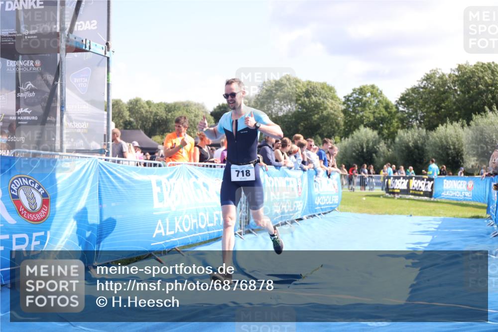 25.08.2024 - Elbe Triathlon Hamburg H.Heesch http://msf.ph/oto/6876878 25.08.2024 11:44:47 Ziel 718, 1449 meine-sportfotos.de