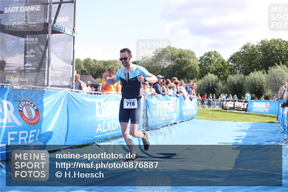 25.08.2024 - Elbe Triathlon Hamburg H.Heesch http://msf.ph/oto/6876887 25.08.2024 11:44:47 Ziel 718, 1449 meine-sportfotos.de