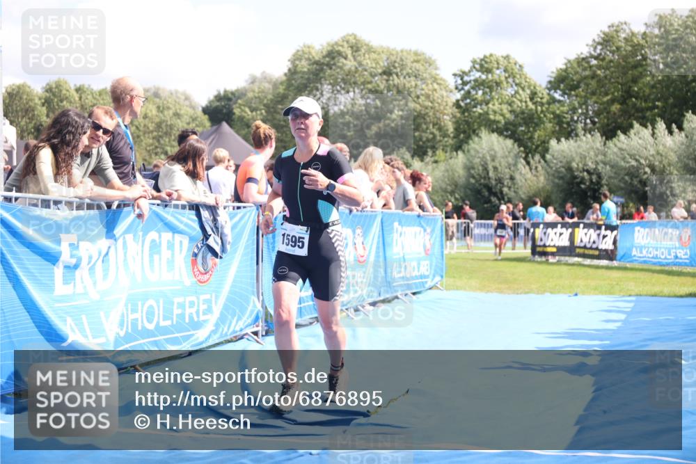 25.08.2024 - Elbe Triathlon Hamburg H.Heesch http://msf.ph/oto/6876895 25.08.2024 12:08:02 Ziel 1595, 1696 meine-sportfotos.de