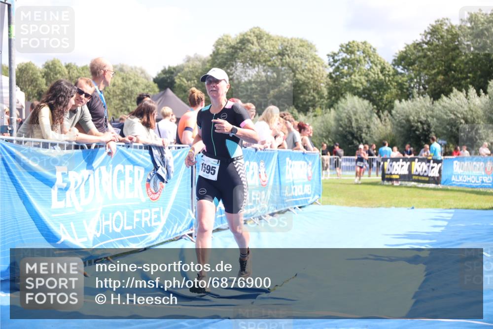 25.08.2024 - Elbe Triathlon Hamburg H.Heesch http://msf.ph/oto/6876900 25.08.2024 12:08:02 Ziel 1595, 1696 meine-sportfotos.de