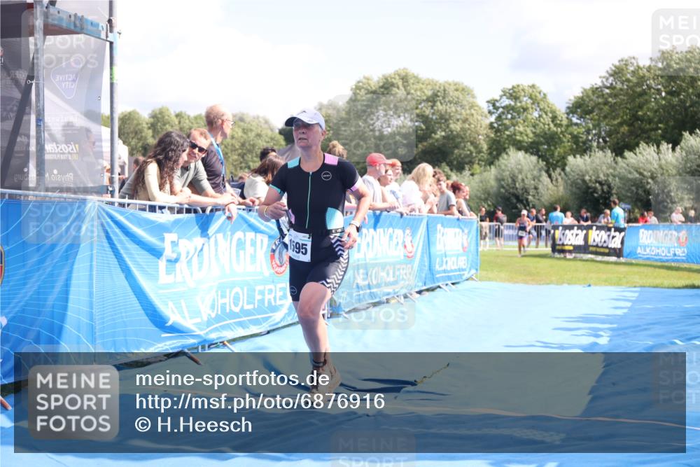 25.08.2024 - Elbe Triathlon Hamburg H.Heesch http://msf.ph/oto/6876916 25.08.2024 12:08:02 Ziel 1595, 1696 meine-sportfotos.de
