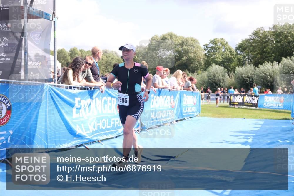 25.08.2024 - Elbe Triathlon Hamburg H.Heesch http://msf.ph/oto/6876919 25.08.2024 12:08:02 Ziel 1595, 1696 meine-sportfotos.de