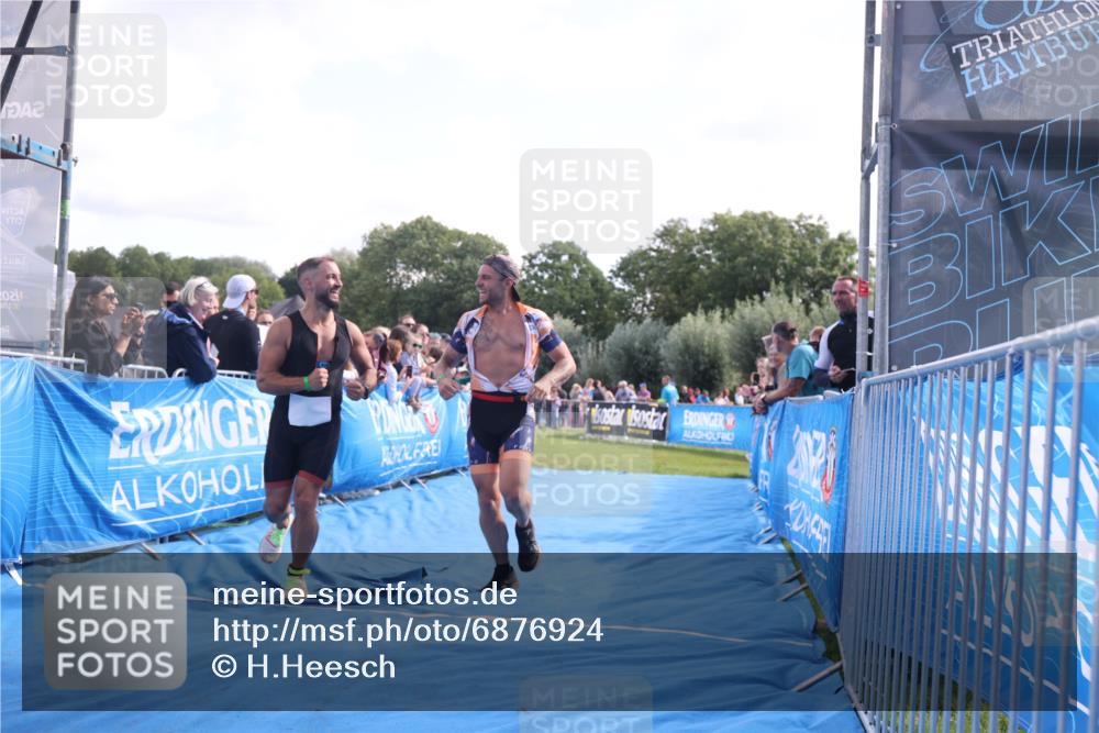 25.08.2024 - Elbe Triathlon Hamburg H.Heesch http://msf.ph/oto/6876924 25.08.2024 11:18:31 Ziel 312 meine-sportfotos.de